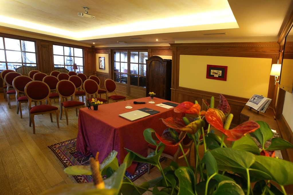 Alpen Suite Hotel Madonna Fasiliteter bilde