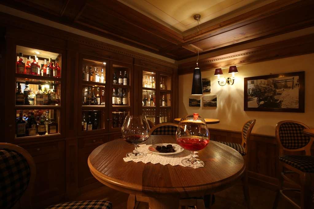 Alpen Suite Hotel Madonna Restaurant bilde