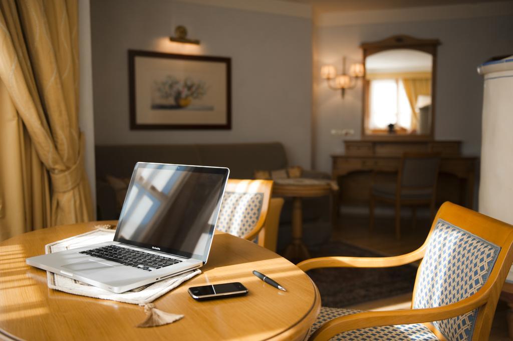 Alpen Suite Hotel Madonna Eksteriør bilde