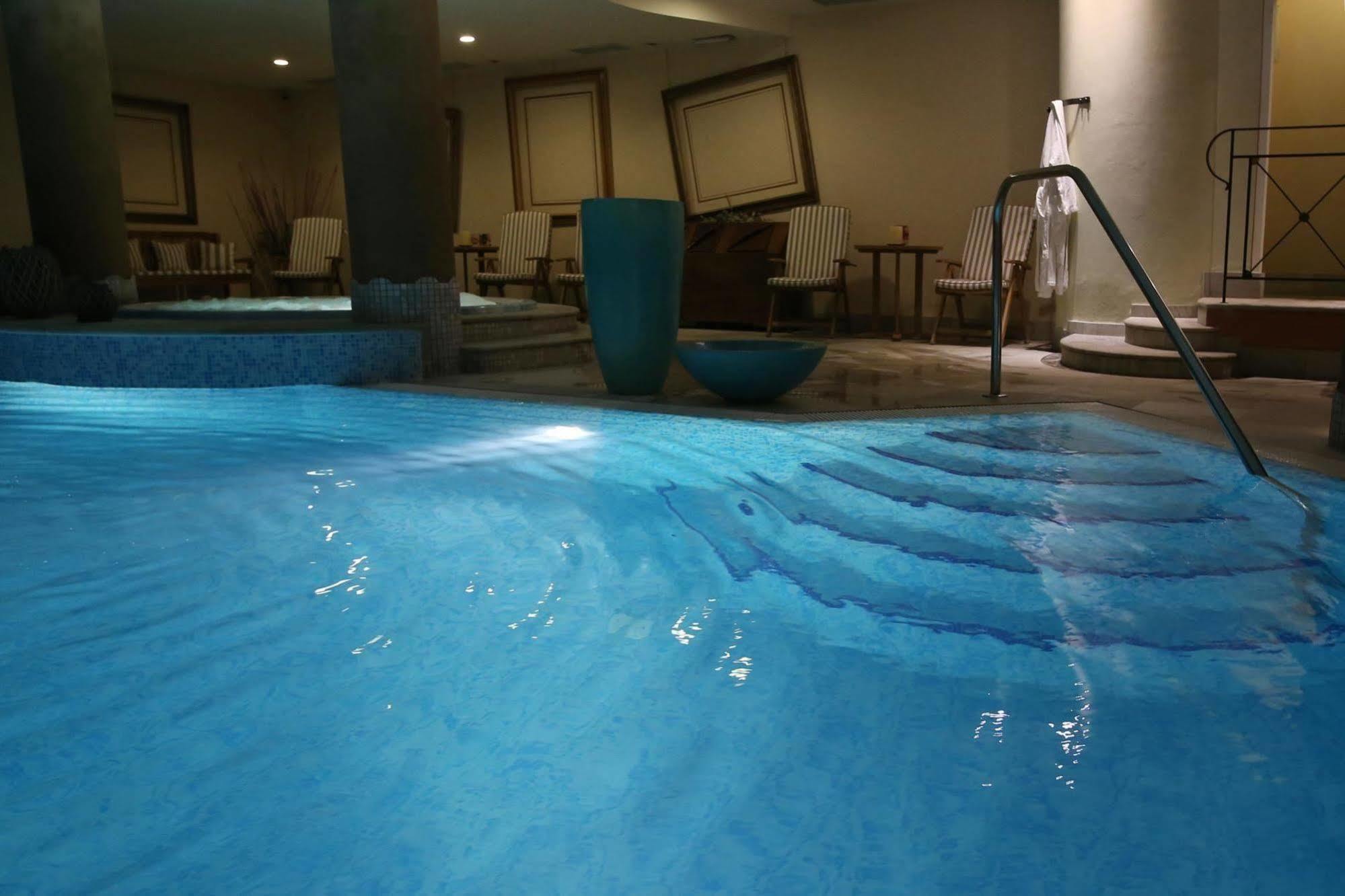 Alpen Suite Hotel Madonna Eksteriør bilde