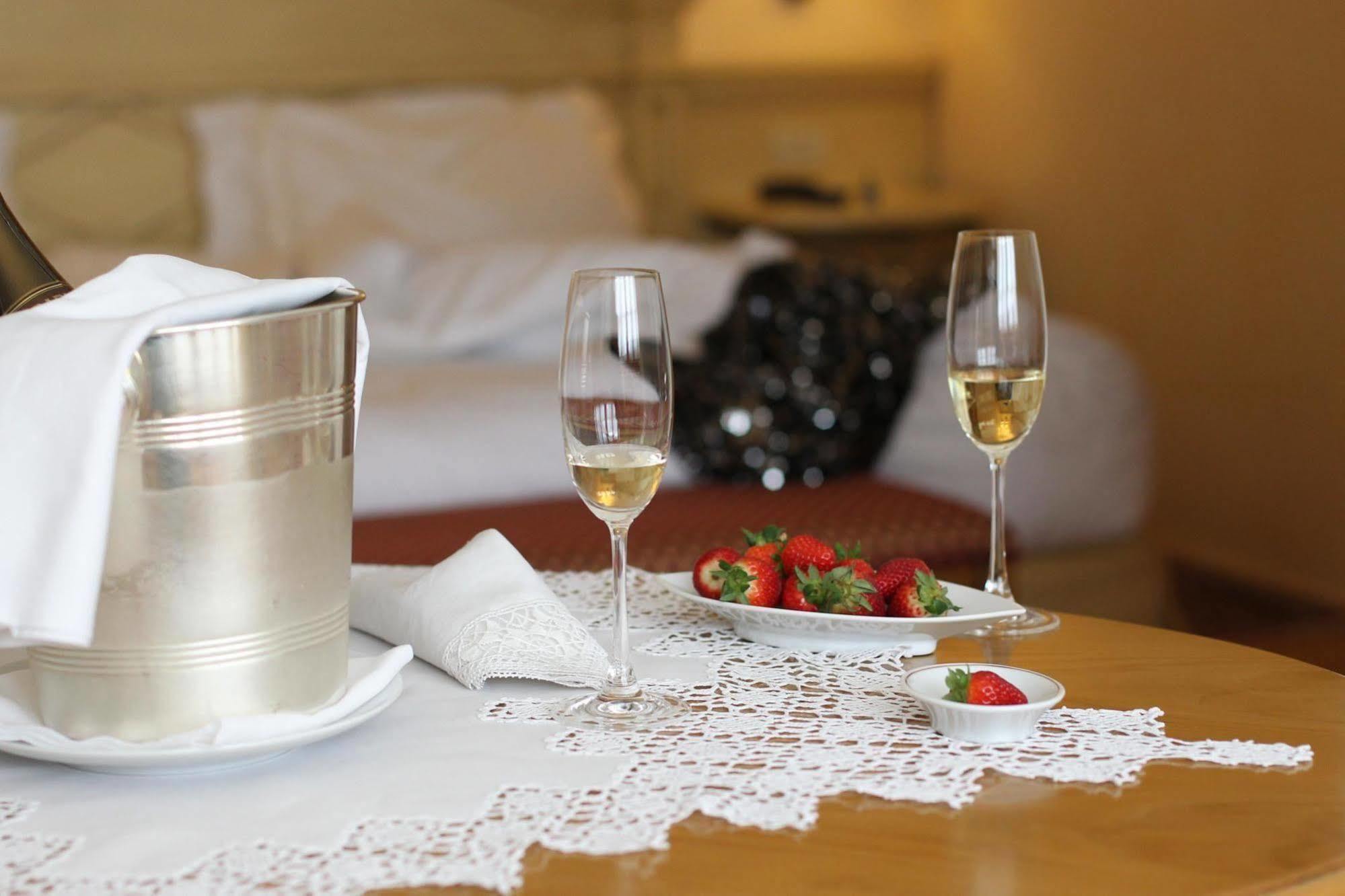 Alpen Suite Hotel Madonna Eksteriør bilde