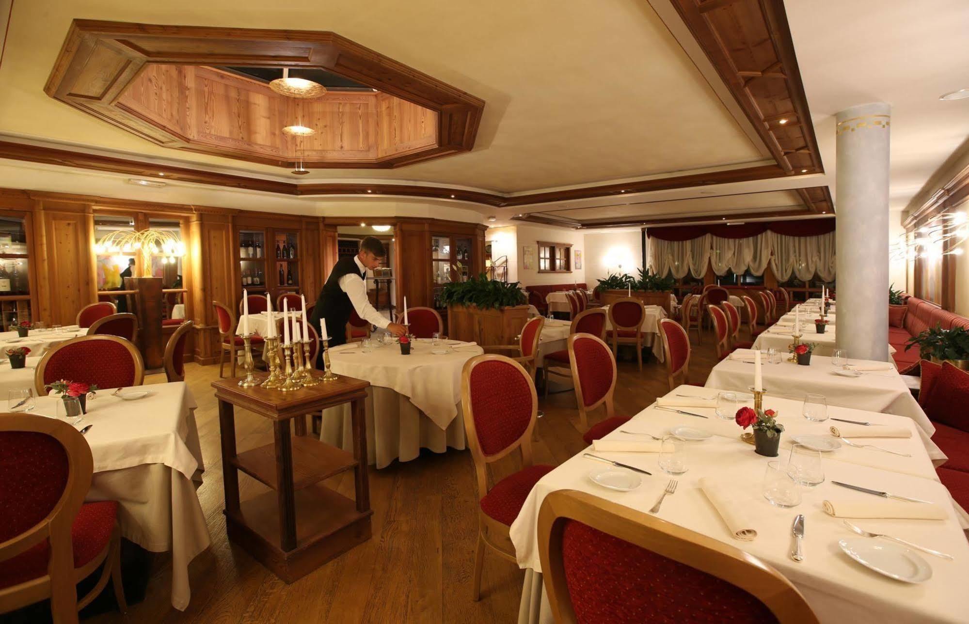 Alpen Suite Hotel Madonna Eksteriør bilde